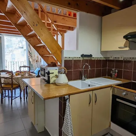 Maison De Village Avec Garage *