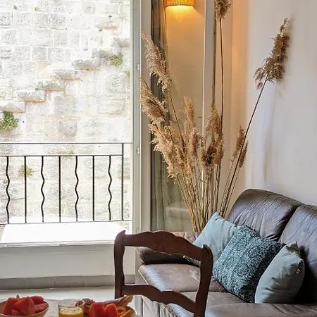 Maison De Village Avec Garage * Aigues-Mortes